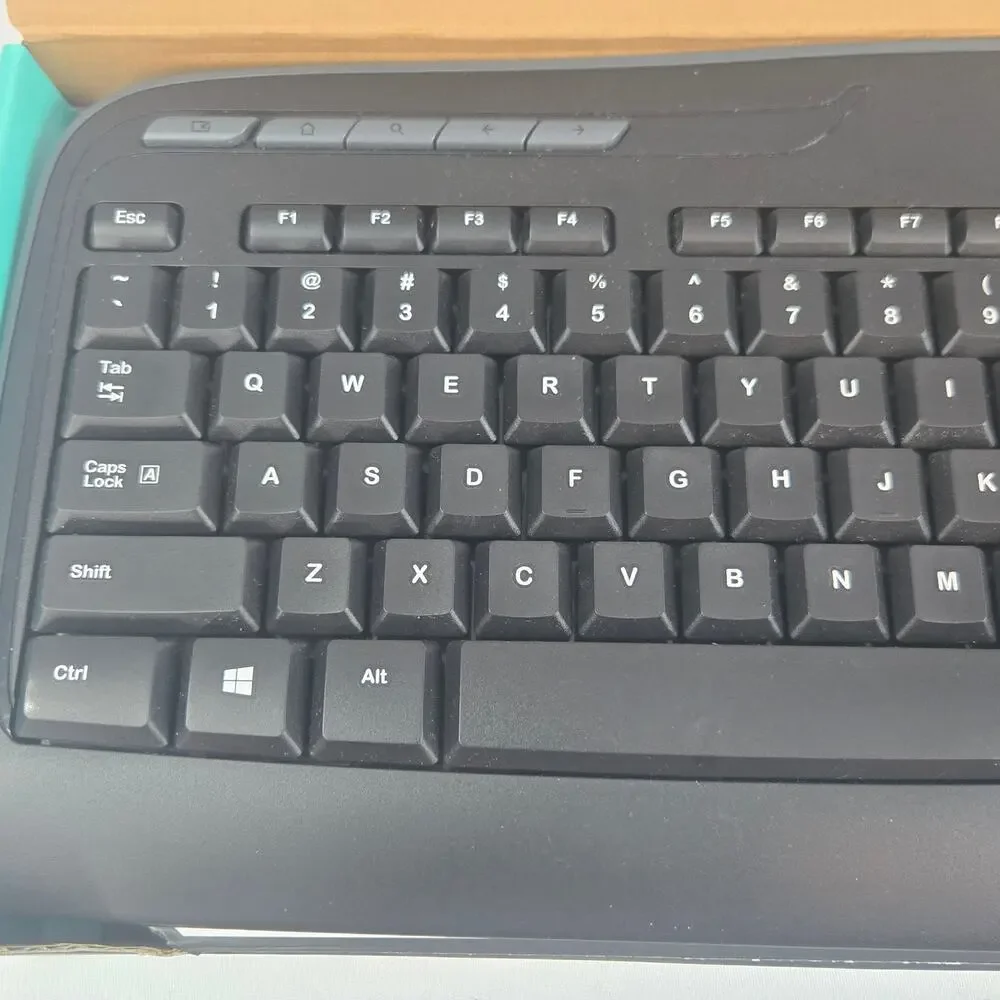 Logitech MK320 Wireless Full Keyboard & Mouse Combo with USB Receiver